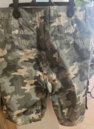 Pantalón corto camuflaje hombre