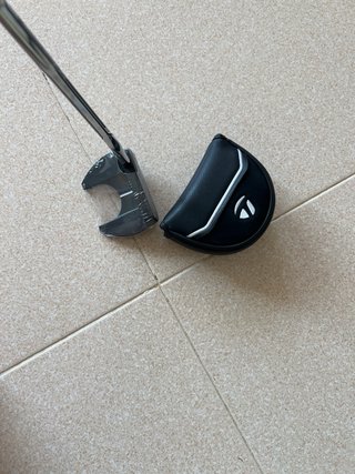 Palo de golf TaylorMade (nuevo a estrenar)