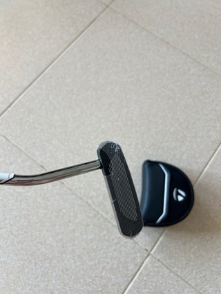Palo de golf TaylorMade (nuevo a estrenar)