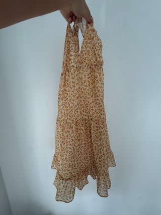 Vestido floral naranja y amarillo
