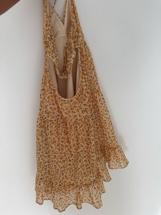 Vestido floral naranja y amarillo