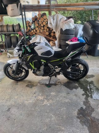 Kawasaki Z650 Naked Moto