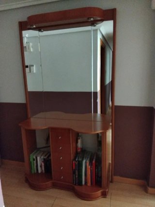 Mueble de entrada recibidor con espejo y luces