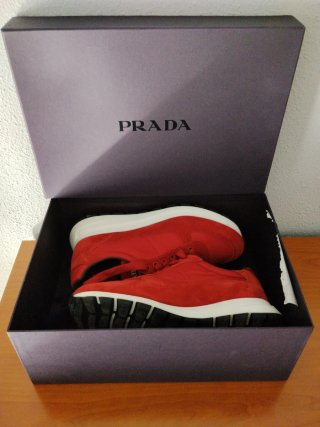 Zapatillas Prada Rojas y Blancas