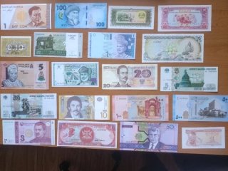 Lote 50 Billetes Diversos