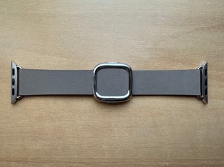 Apple Watch 41mm. Tan Modern Buckle M