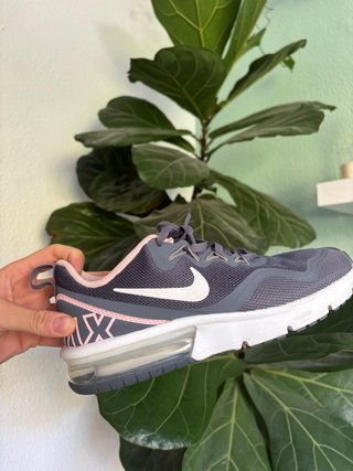 Zapatillas Nike Air Max grises y rosas
