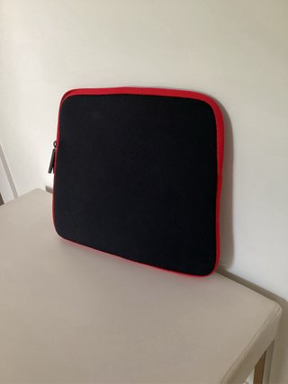 Funda portátil Targus Neopreno Negra/Roja