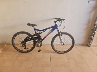 Bicicleta 26 con avería en eje de pedales
