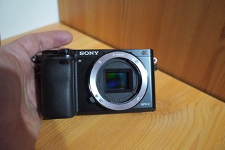 Cámara Sony A6000 + Lente 16-50mm