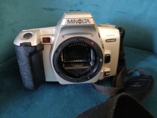 Minolta 404si Dynax fotocamera + obiettivo