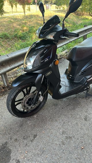 SYM Symphony SR Scooter Negra