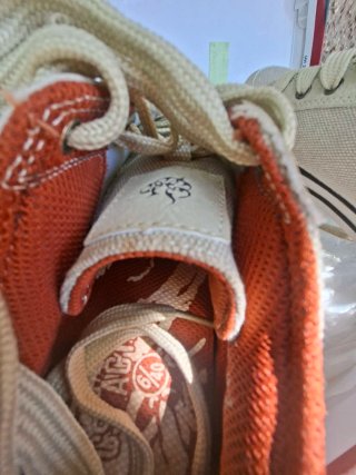 Zapatillas chico beige y marrón