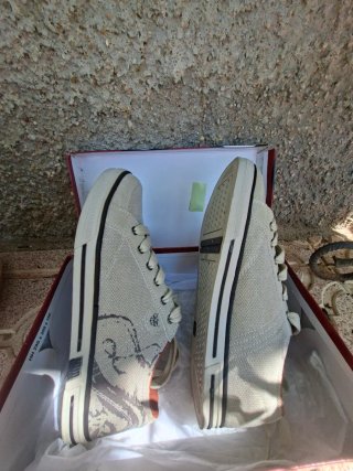 Zapatillas chico beige y marrón