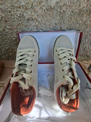 Zapatillas chico beige y marrón