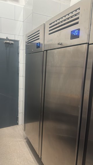 Congelador vertical Infrico