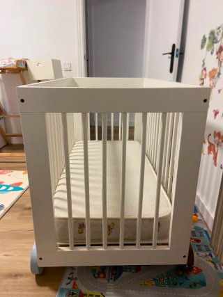 Cuna de madera para bebé + colchón
