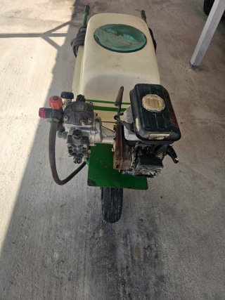 Carretilla de fumigar motor Fujiyama