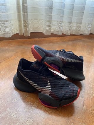 Zapatillas Nike Superrep Negras y Rojas