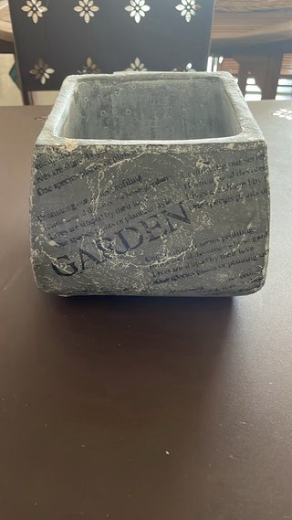 Maceta decorativa efecto piedra
