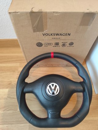 Volante Golf 4 Negro con Costuras Rojas