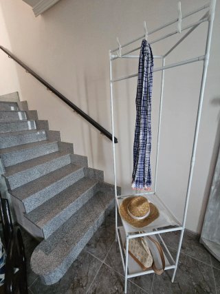 Perchero auxiliar de esquina
