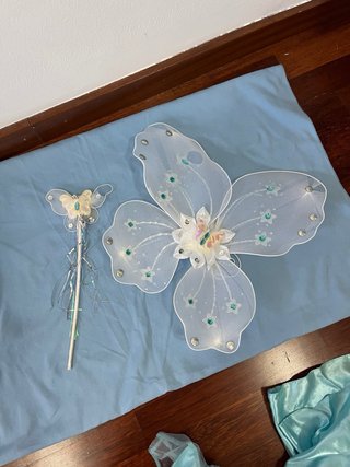 Vestido de bailarina rosa con alas y barita de ada