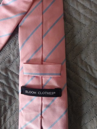 Corbata para traje de hombre marca Bloom Clothes