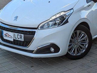 Peugeot 208 Signature 1.5BlueHdi 100Cv Garantía In