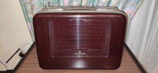 Radio Telefunken portátil Marrón