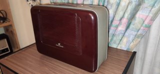 Radio Telefunken portátil Marrón