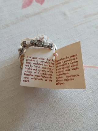Cestino decorativo in argento e fiori Capodimonte