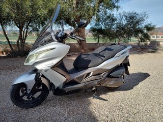 Kawasaki J300 Maxi Scooter Plata 2014