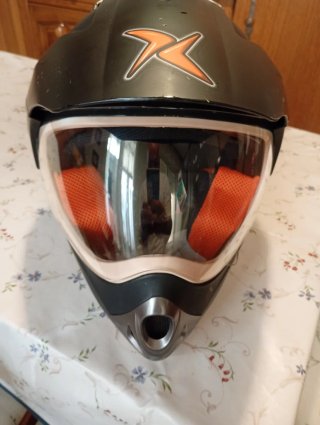 Casco Moto Negro con Visera