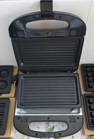 Sandwichera Russell Hobbs con Placas Intercambiabl