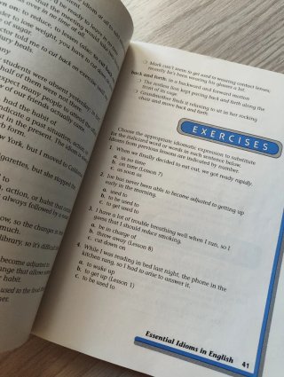 Essential idioma in inglish
