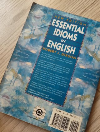 Essential idioma in inglish