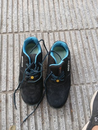Zapatos de seguridad Sparco negros y azules