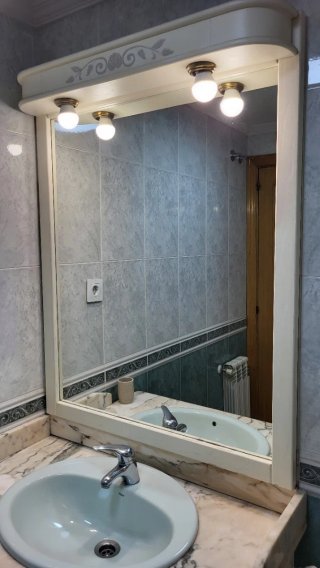 Espejo de baño de madera