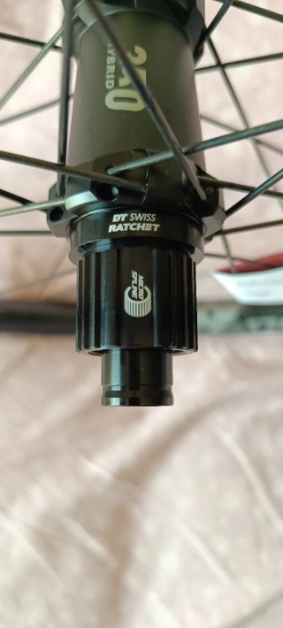 Rueda trasera DT Swiss HX 1700 hybrid 29"