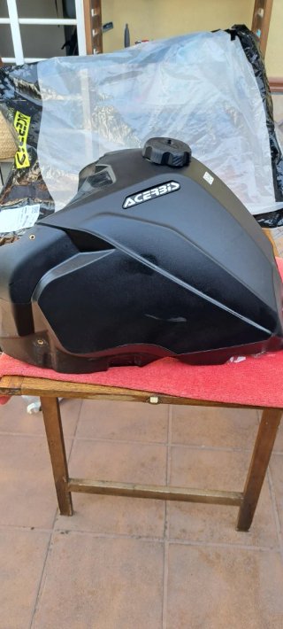 Depósito Acerbis 23L Yamaha Tenere 700 Negro