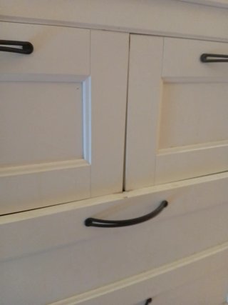 Cajonera de madera blanca