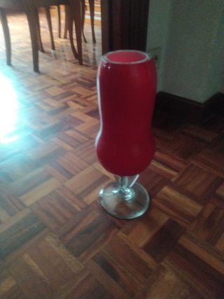 Paragüero rojo de cristal o jarrón