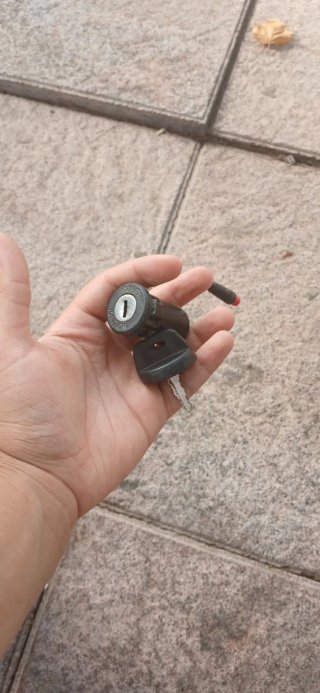 Maneta Freno Acelerador y Cerradura