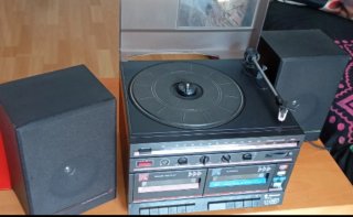 Equipo musical compacto tocadiscos y cassette