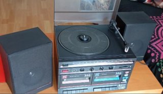 Equipo musical compacto tocadiscos y cassette