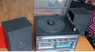 Equipo musical compacto tocadiscos y cassette