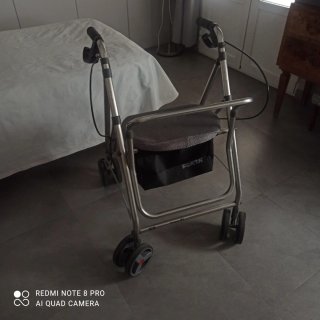 Andador para adultos plegable