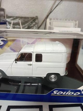 Solido Renault 4L Furgoneta Blanca
