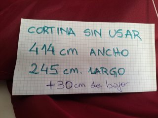 Cortina sin usar 414x245 cm Color rojo granate
